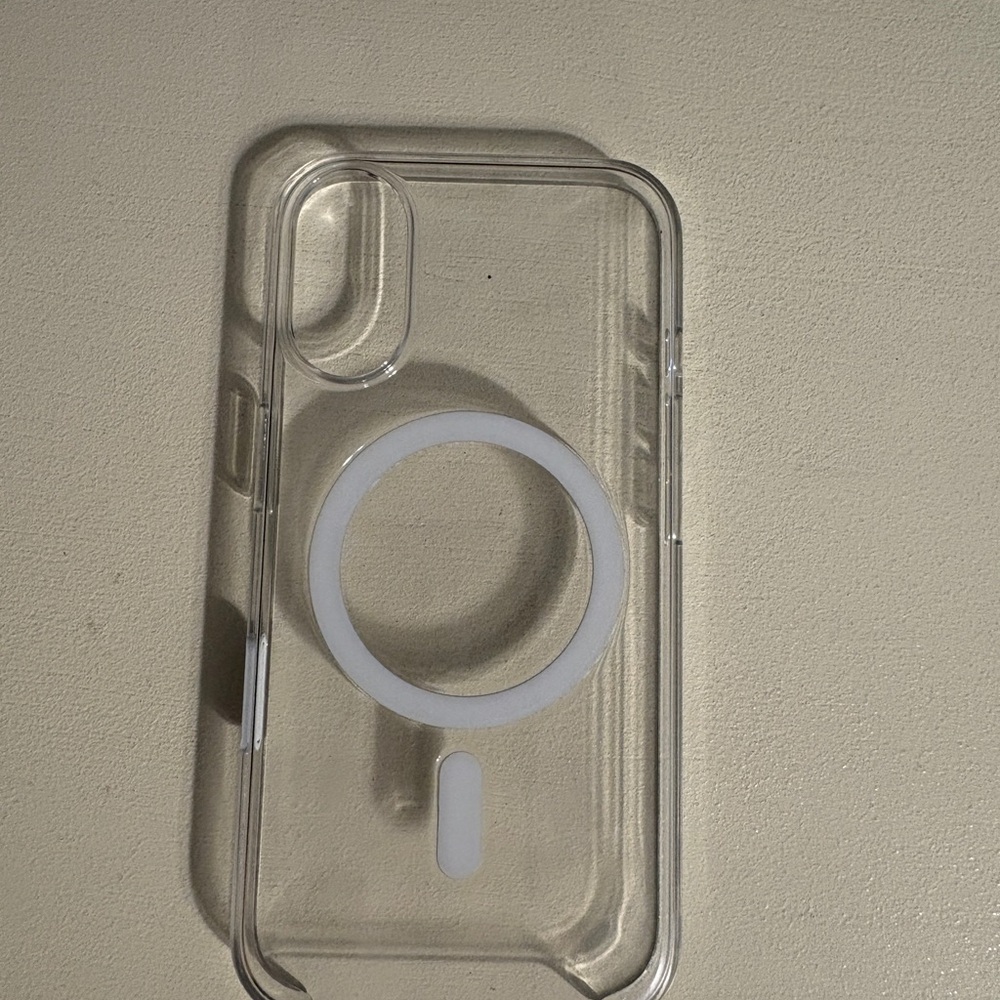 iPhone 16 Apple Clear MagSafe Case